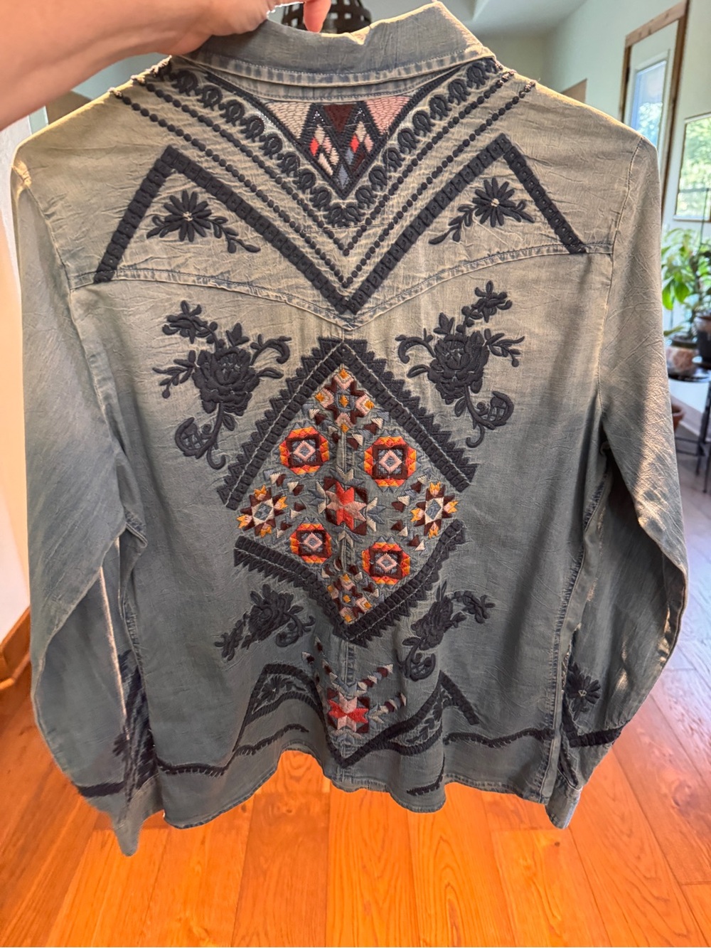 Johnny Was Workshop Embroidered Western Denim Shirt/Shacket-Pearl Buttons size L